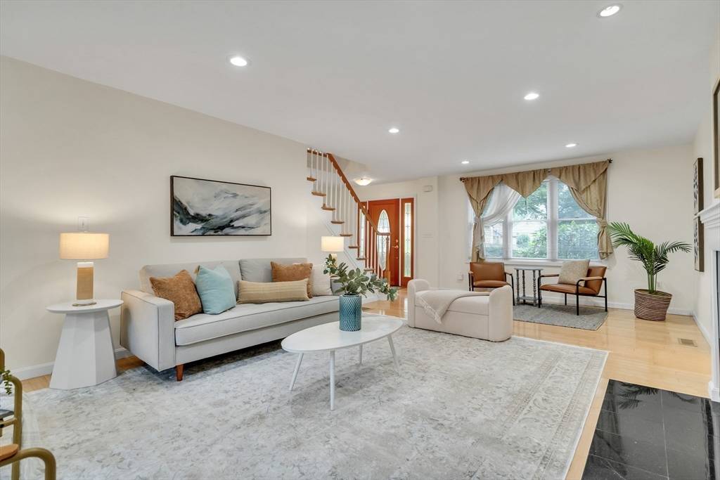 Newton, MA 02468,829 Chestnut St