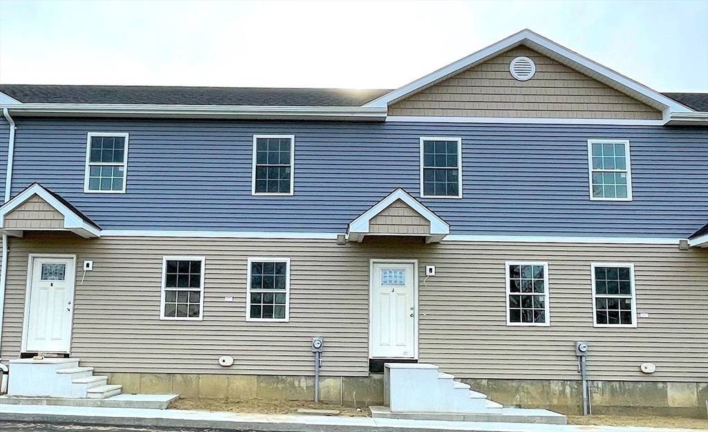 Chicopee, MA 01013,114 Mckinstry Ave #B