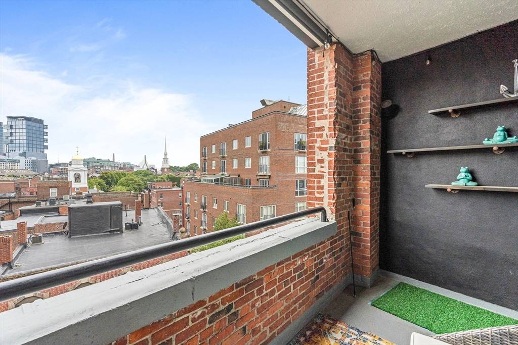 Boston, MA 02109,300 Commercial St #709