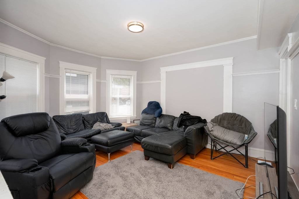 Somerville, MA 02143,287 Medford St #1