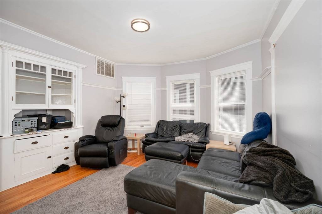 Somerville, MA 02143,287 Medford St #1