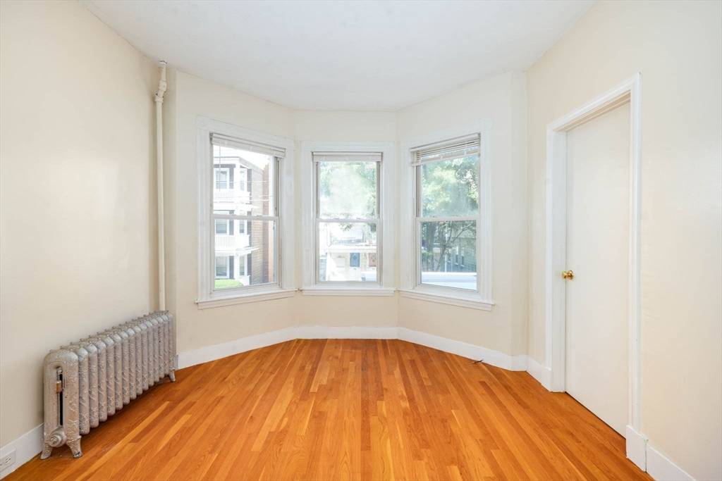 Somerville, MA 02145,80 Heath St #80