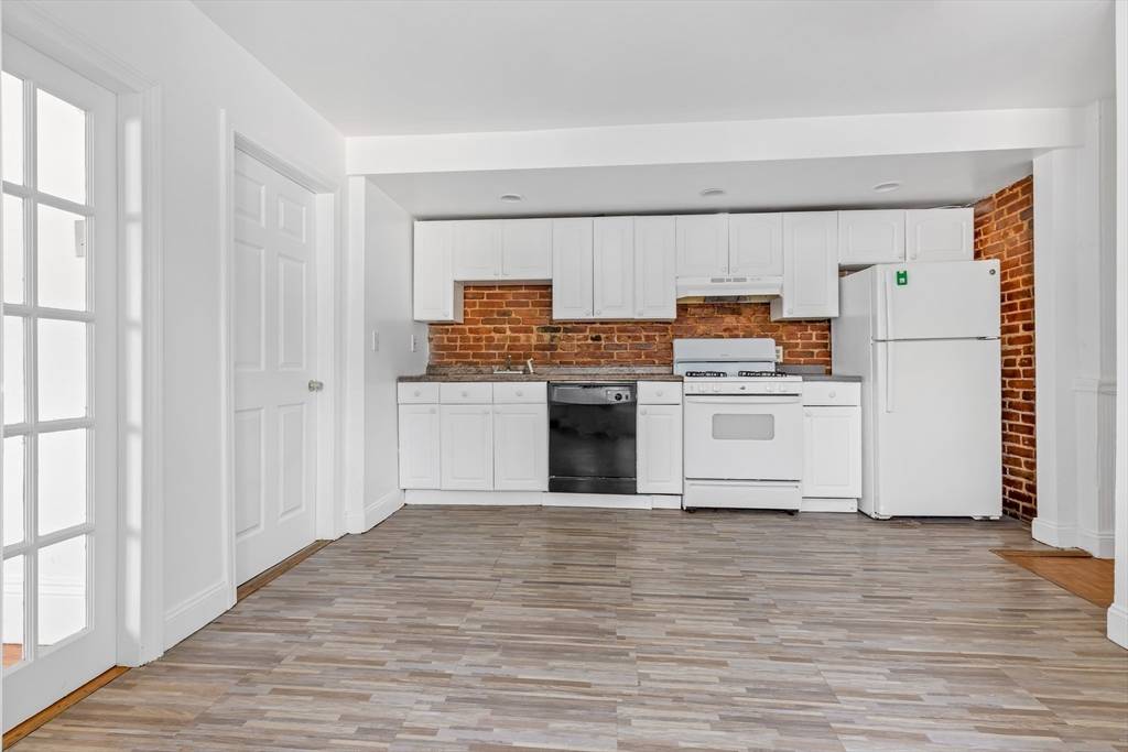 Medford, MA 02155,15 Walker St #4