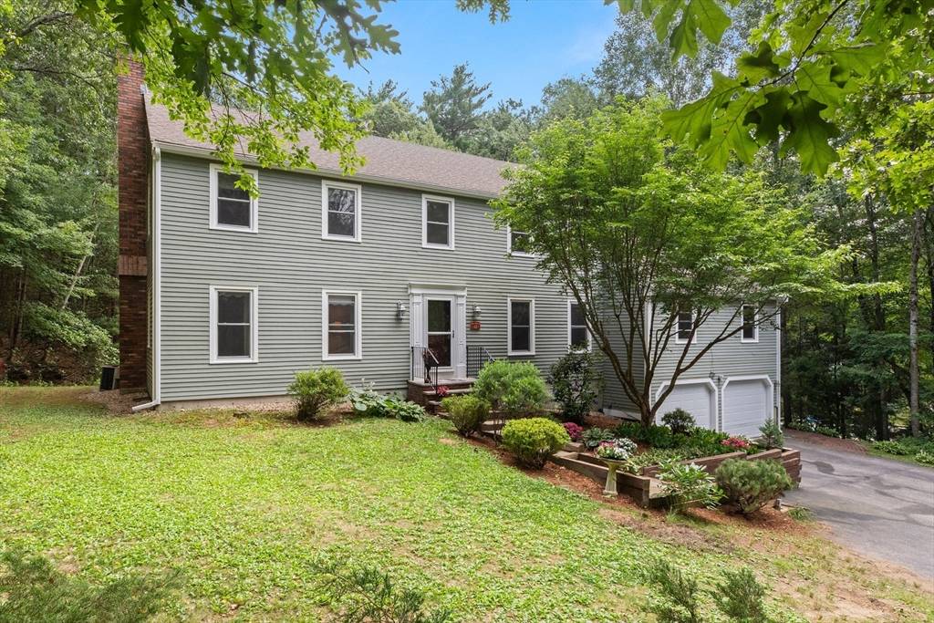 Topsfield, MA 01983,13 Pheasant Ln