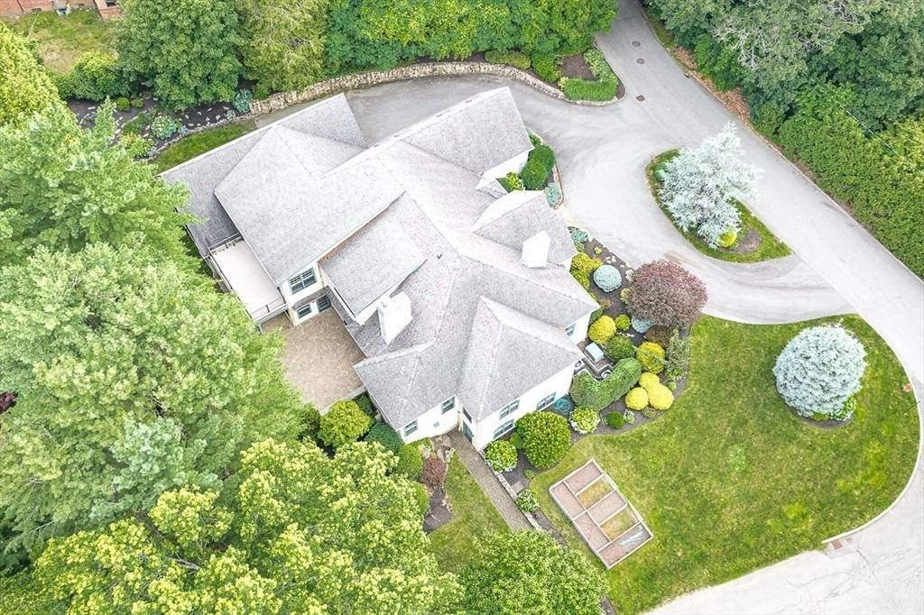 Winchester, MA 01890,26 Swan Road