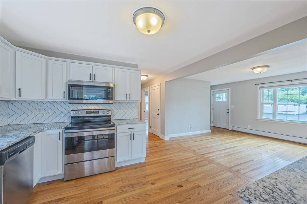 South Hadley, MA 01075,11 Laurie Ave