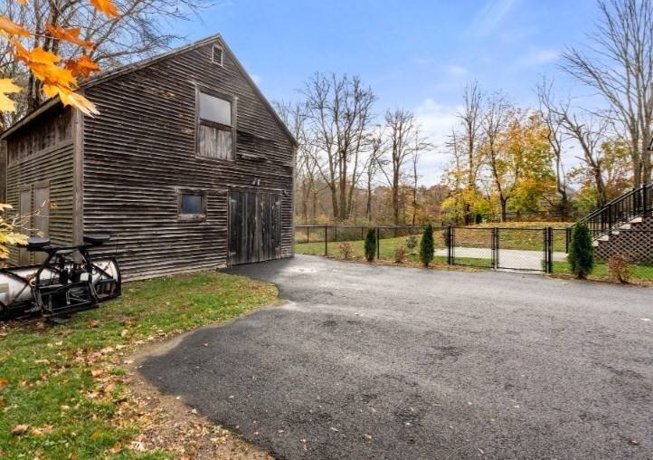 Dighton, MA 02764,593 Williams St
