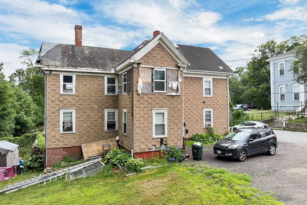 Amesbury, MA 01913,19 Prospect Street