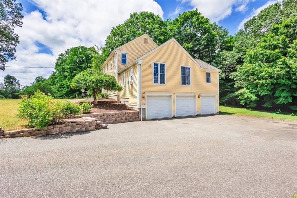 Boxborough, MA 01719,351 Burroughs Road