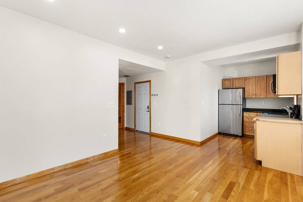 Boston, MA 02127,609-611 Dorchester Ave #R1