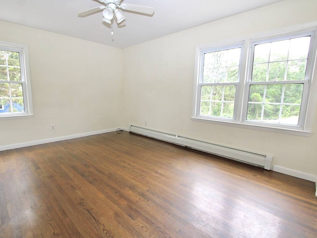 Rutland, MA 01543,27 Forest Hill Dr