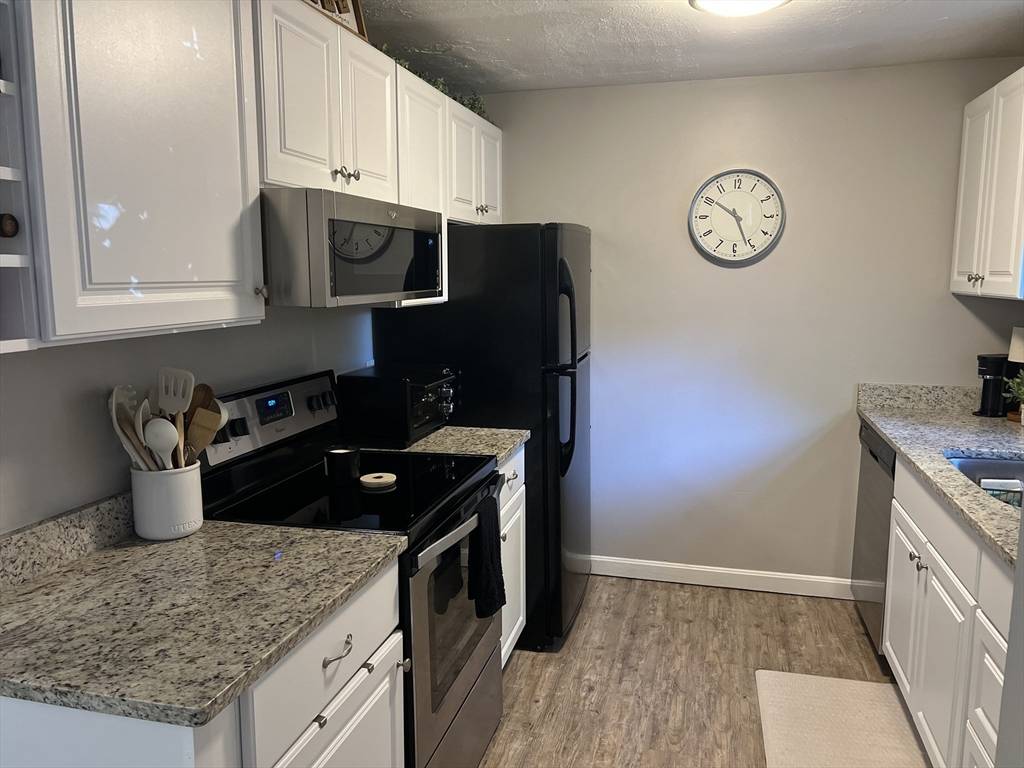Leominster, MA 01453,192 Pleasant St #12
