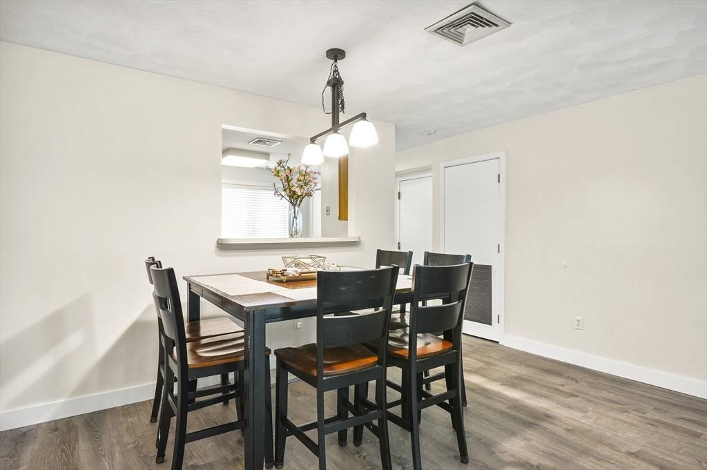 Worcester, MA 01604,330 Sunderland Road #2