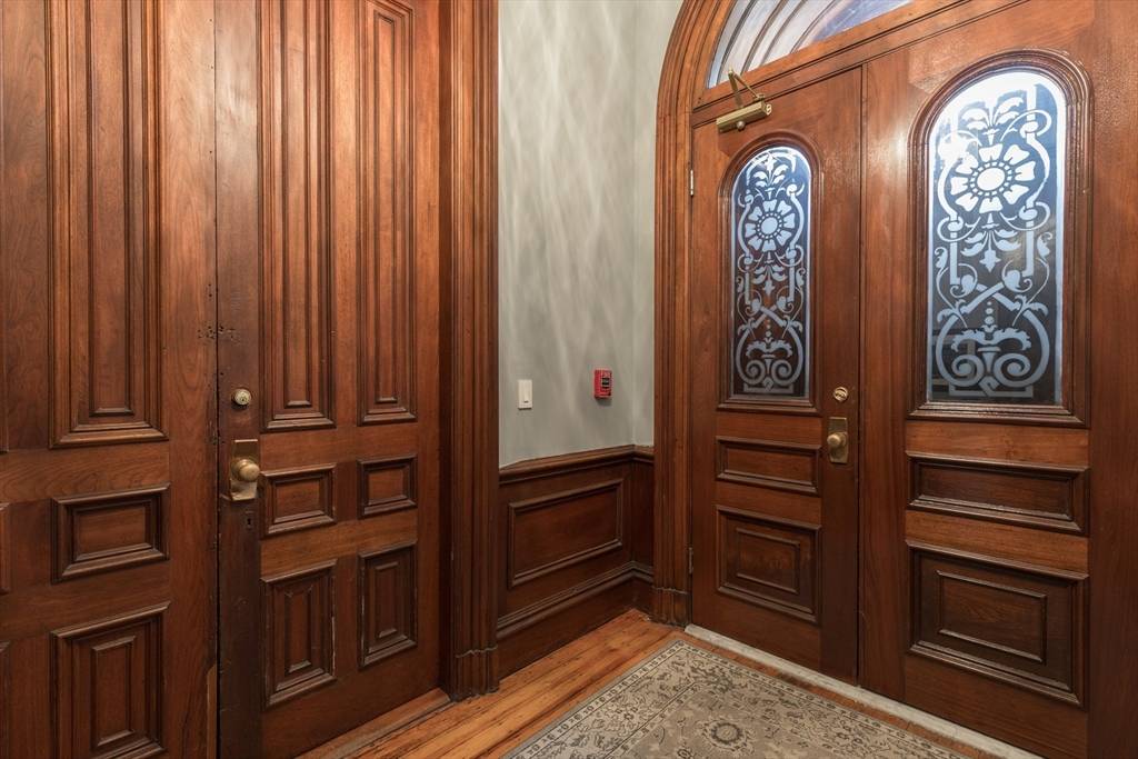 Boston, MA 02118,596 Tremont Street #2