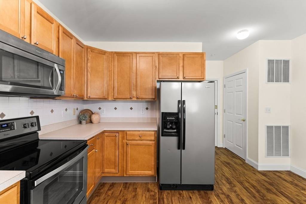 Mansfield, MA 02048,631 East #E101
