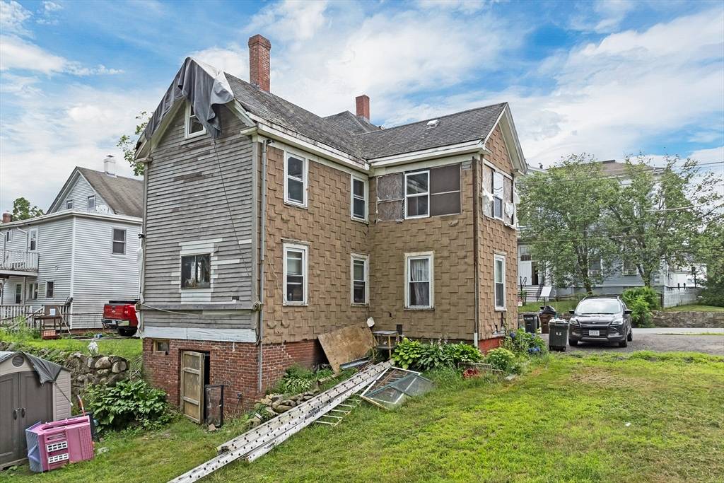 Amesbury, MA 01913,19 Prospect Street