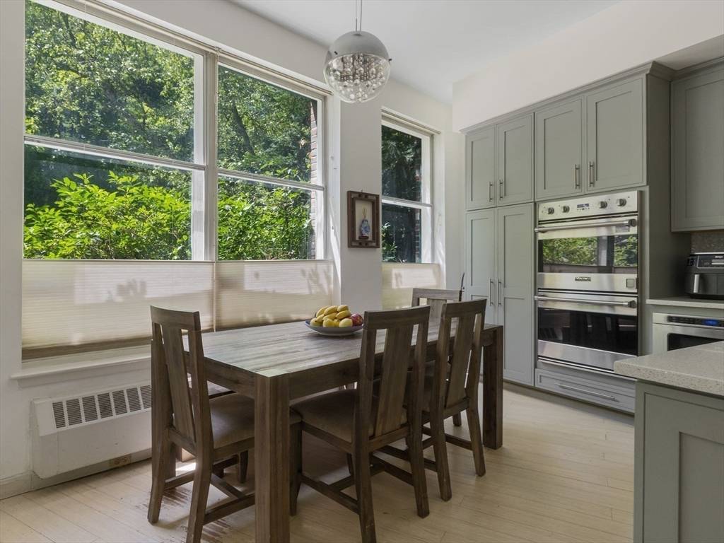 Newton, MA 02460,449 Lowell Ave #7