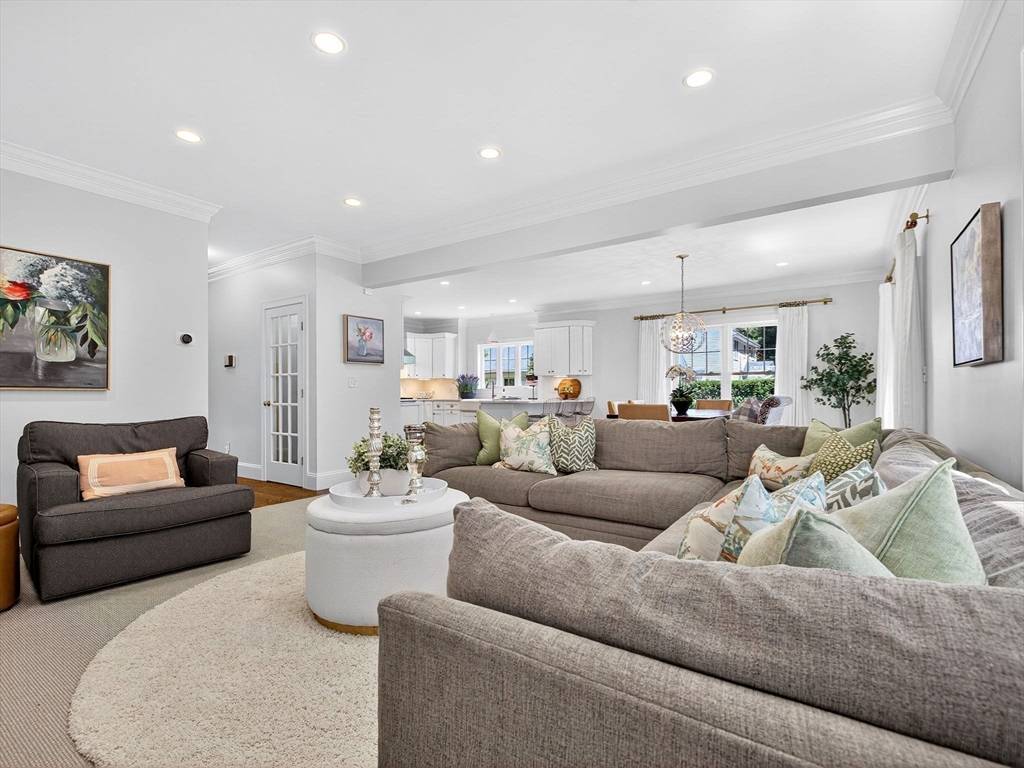 Wellesley, MA 02482,25 Bryn Mawr Rd