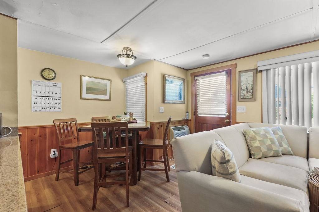 Eastham, MA 02642,118 Bay Rd