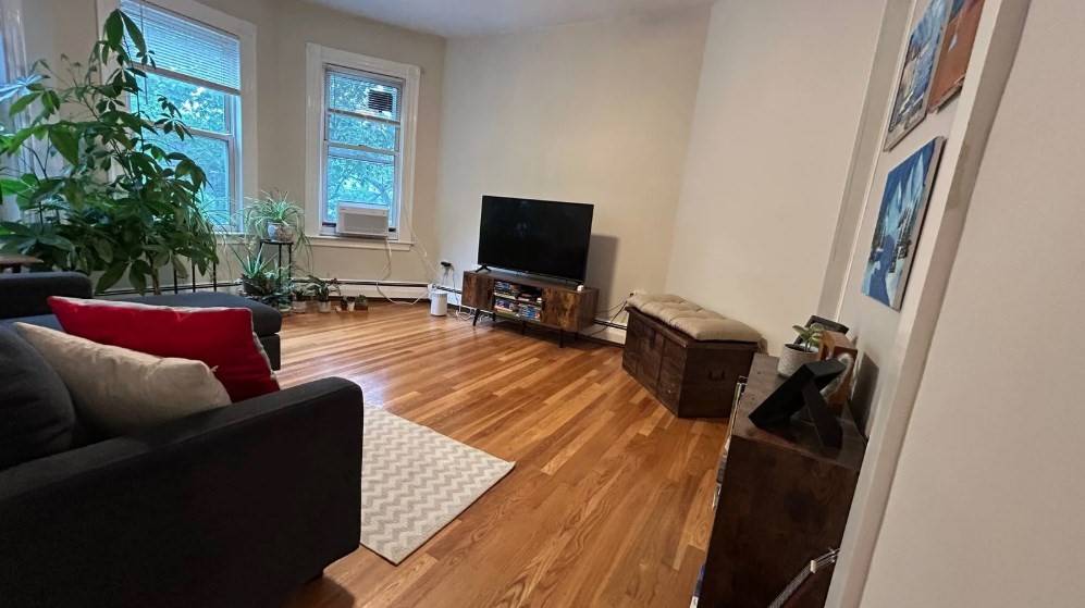 Boston, MA 02130,10 Oakview Ter #2