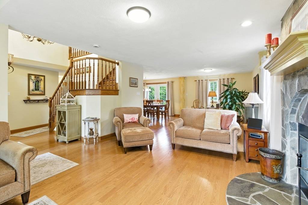 Saugus, MA 01906,11 Applewood Lane