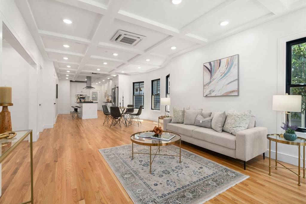 Cambridge, MA 02138,72 Dana Street #1