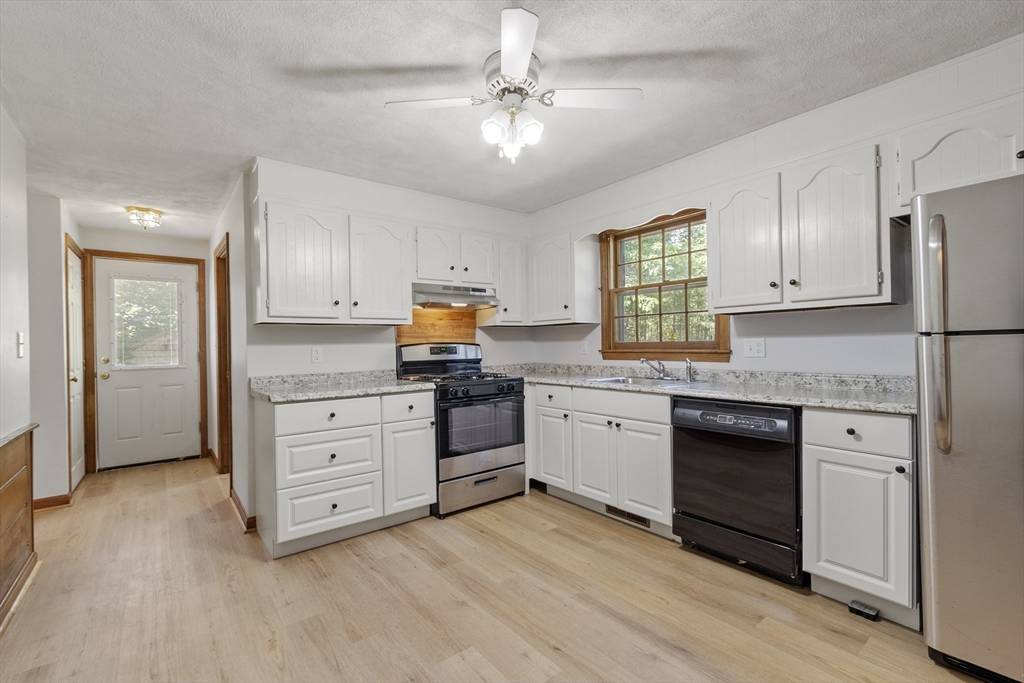 Townsend, MA 01469,17 Virgo Lane