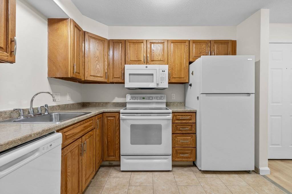 Lynn, MA 01902,10 Pleasant St #112