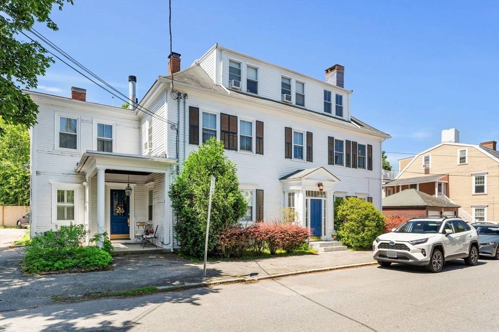 Newburyport, MA 01950,6 Orange St #7