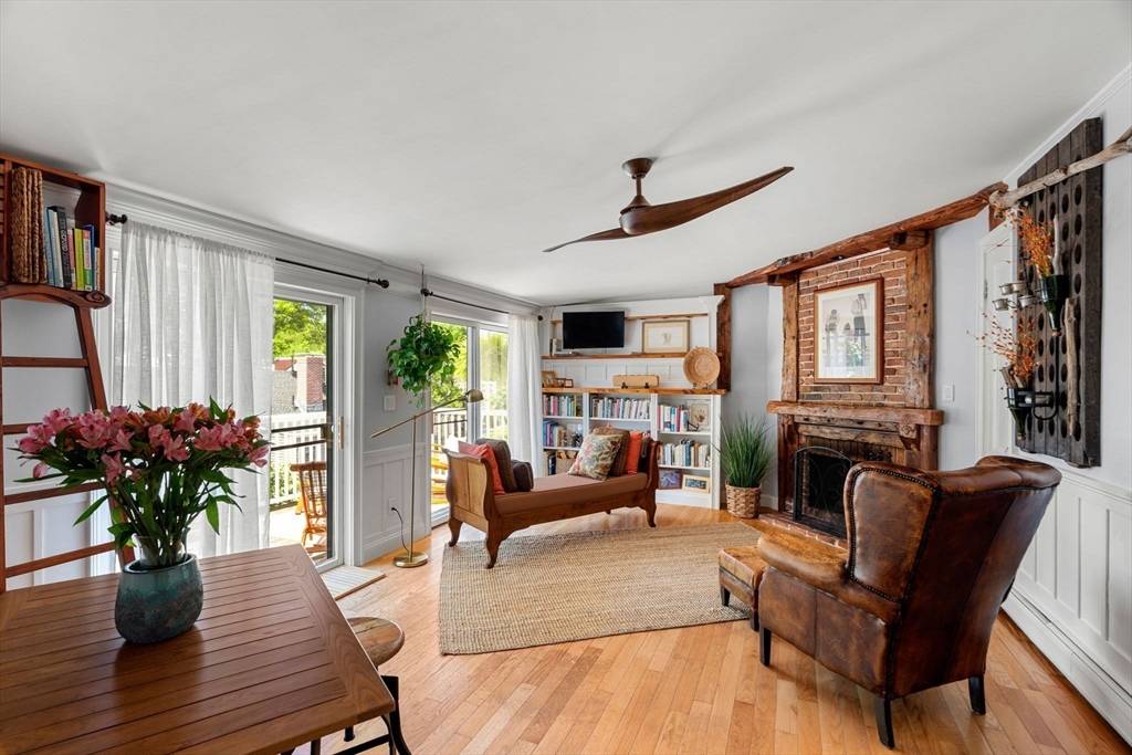 Newburyport, MA 01950,6 Orange St #7