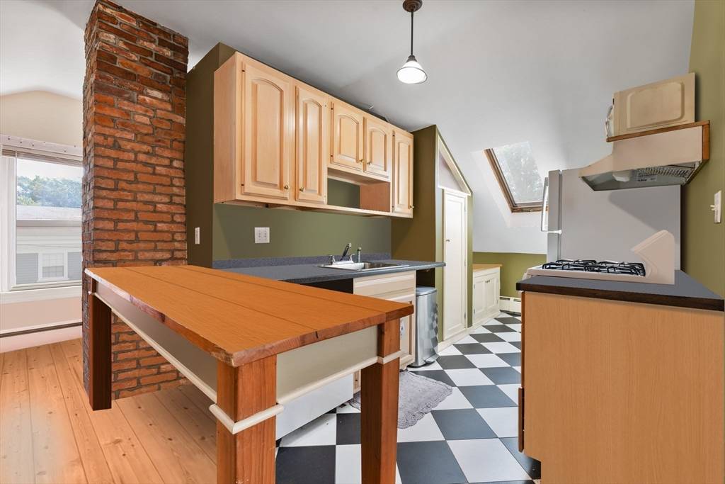 Salem, MA 01970,9 Hodges Ct. #3