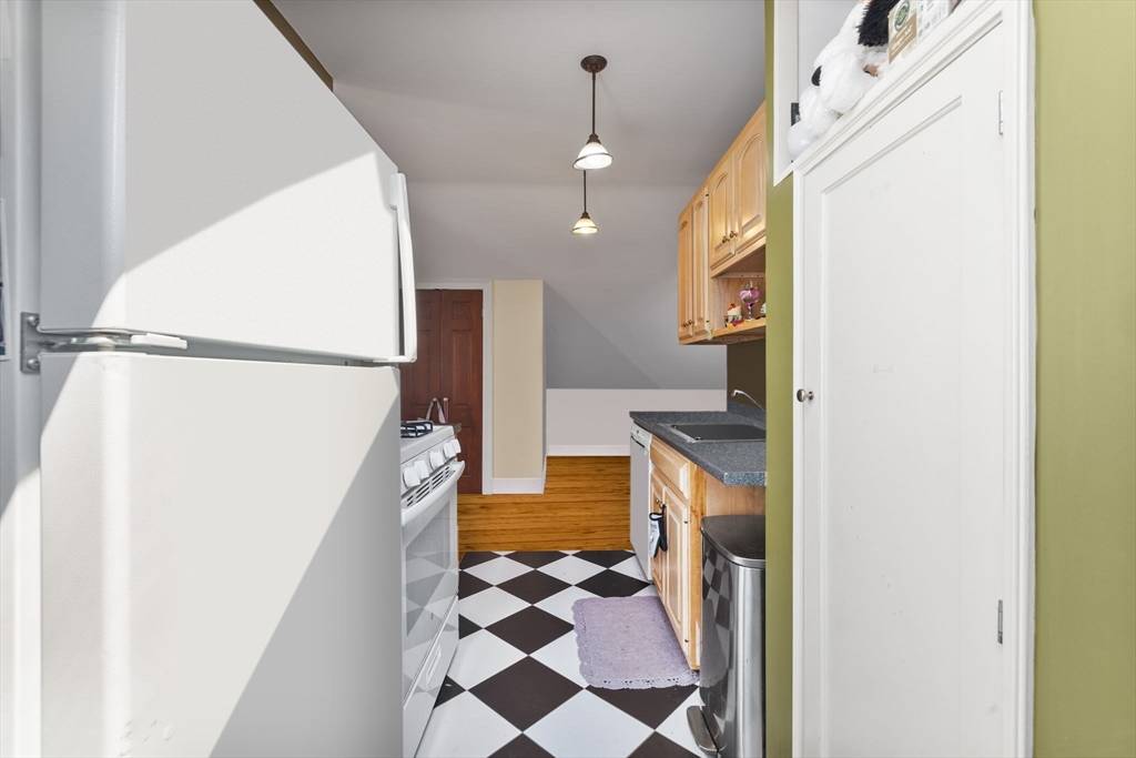 Salem, MA 01970,9 Hodges Ct. #3