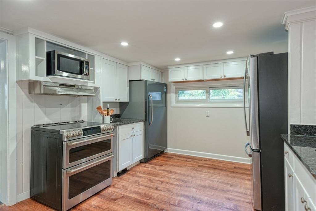 Wellesley, MA 02482,9 Stonecleve Rd