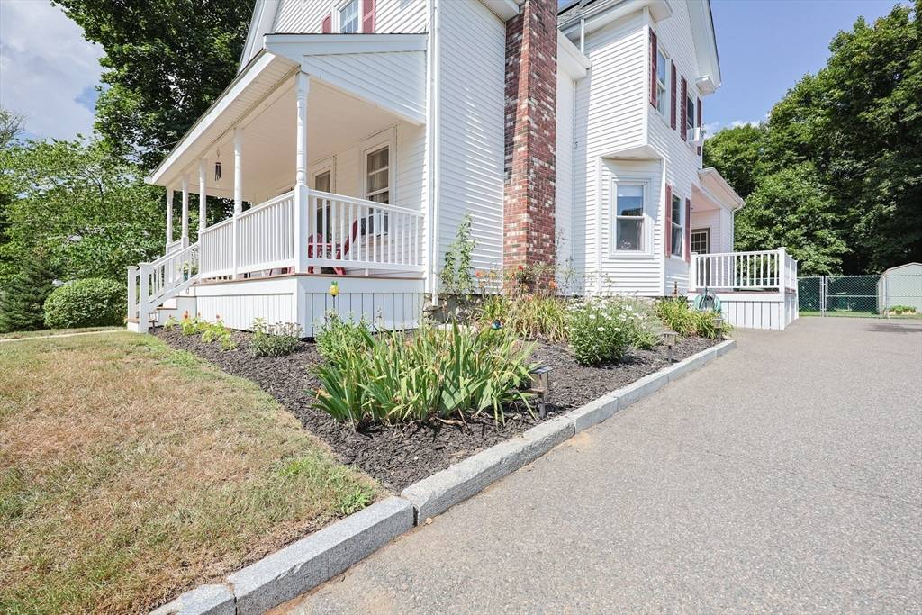 Bridgewater, MA 02324,182 Center St