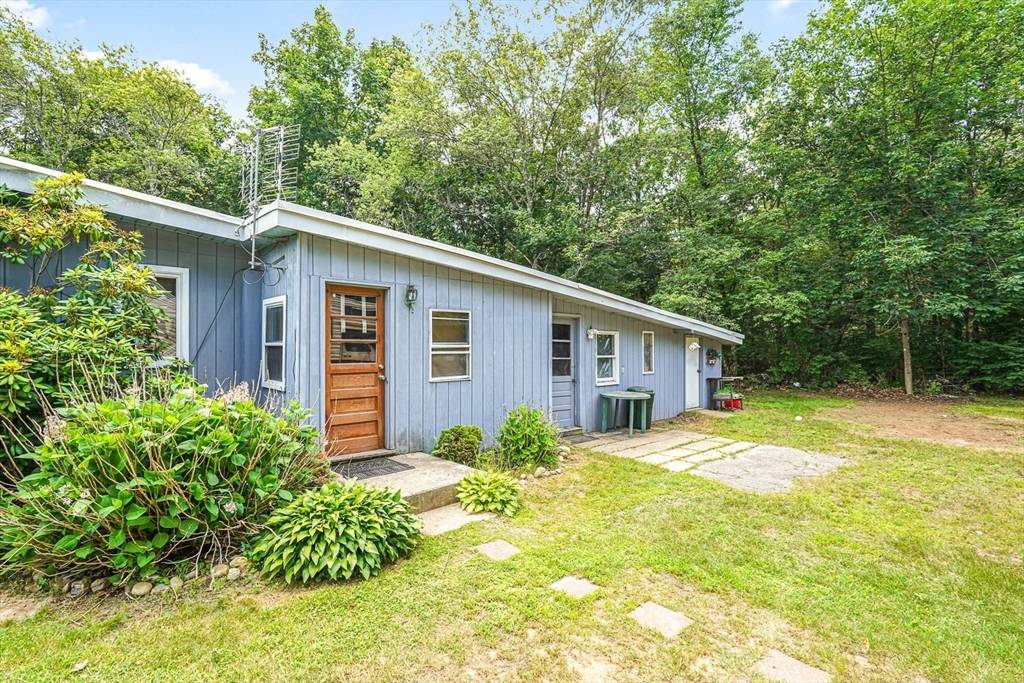 Grafton, MA 01560,144 Pleasant St