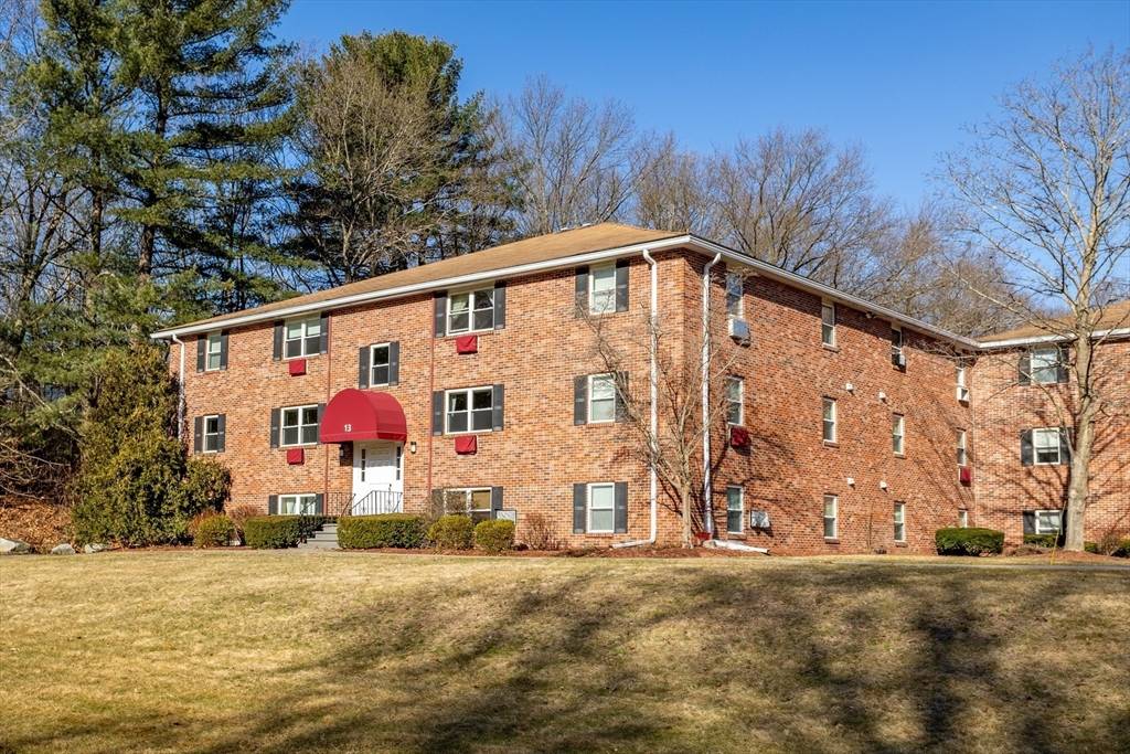 Chelmsford, MA 01863,13 Cross St #6