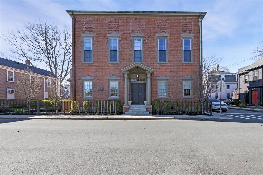 Salem, MA 01970,114 Derby St #2