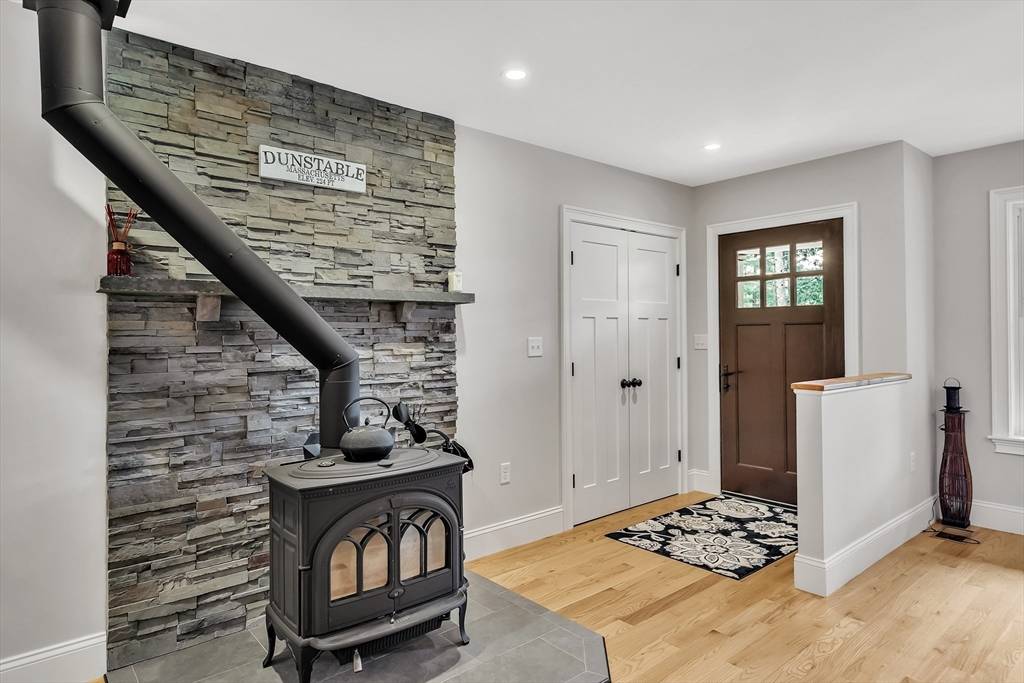 Dunstable, MA 01827,33 Massapoag Way