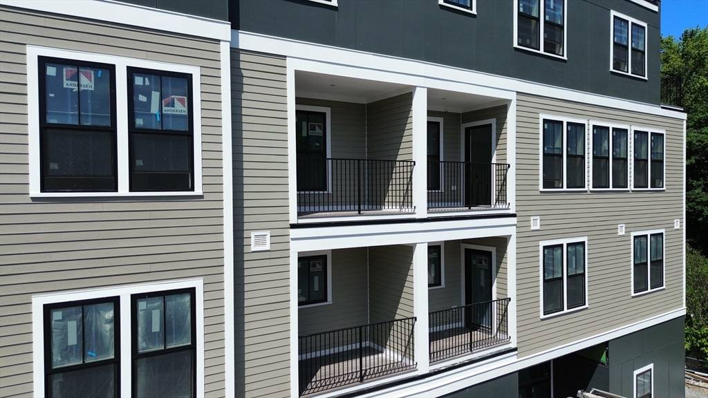 Medford, MA 02155,421 High St #205