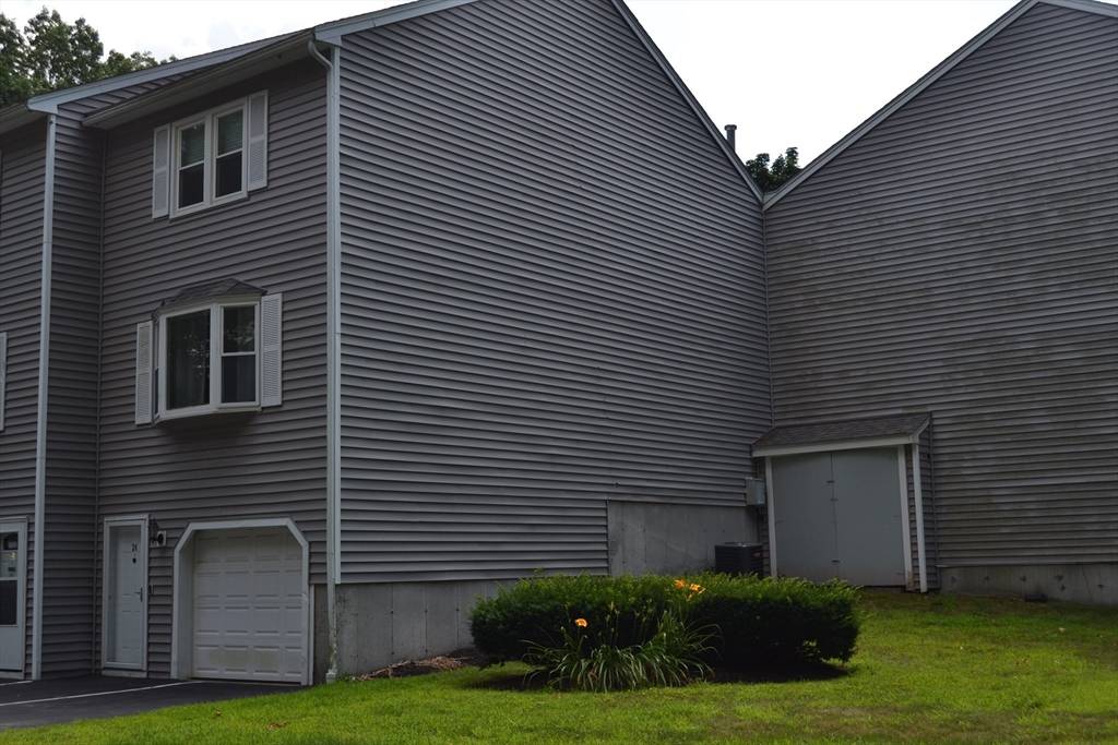 Dracut, MA 01826,95 Tennis Plaza Rd #24