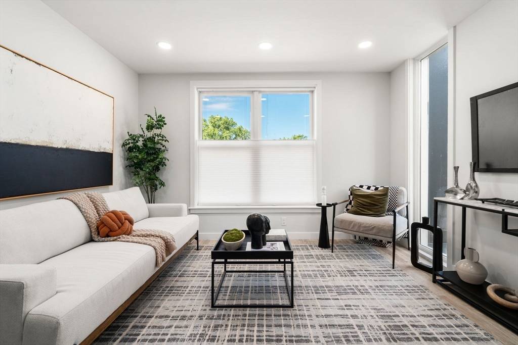 Boston, MA 02131,602 Canterbury #2