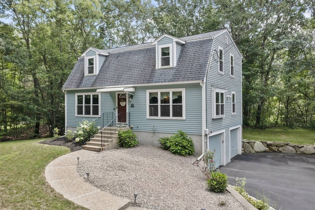Medway, MA 02053,15 Alder Street