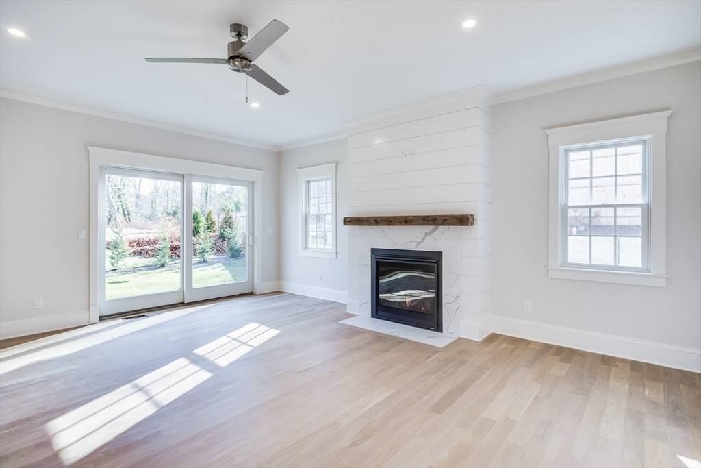 Falmouth, MA 02556,255 Old Main Road #2A