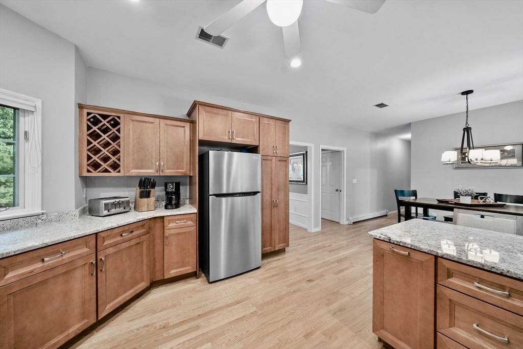 Kingston, MA 02364,7 Hemlock St