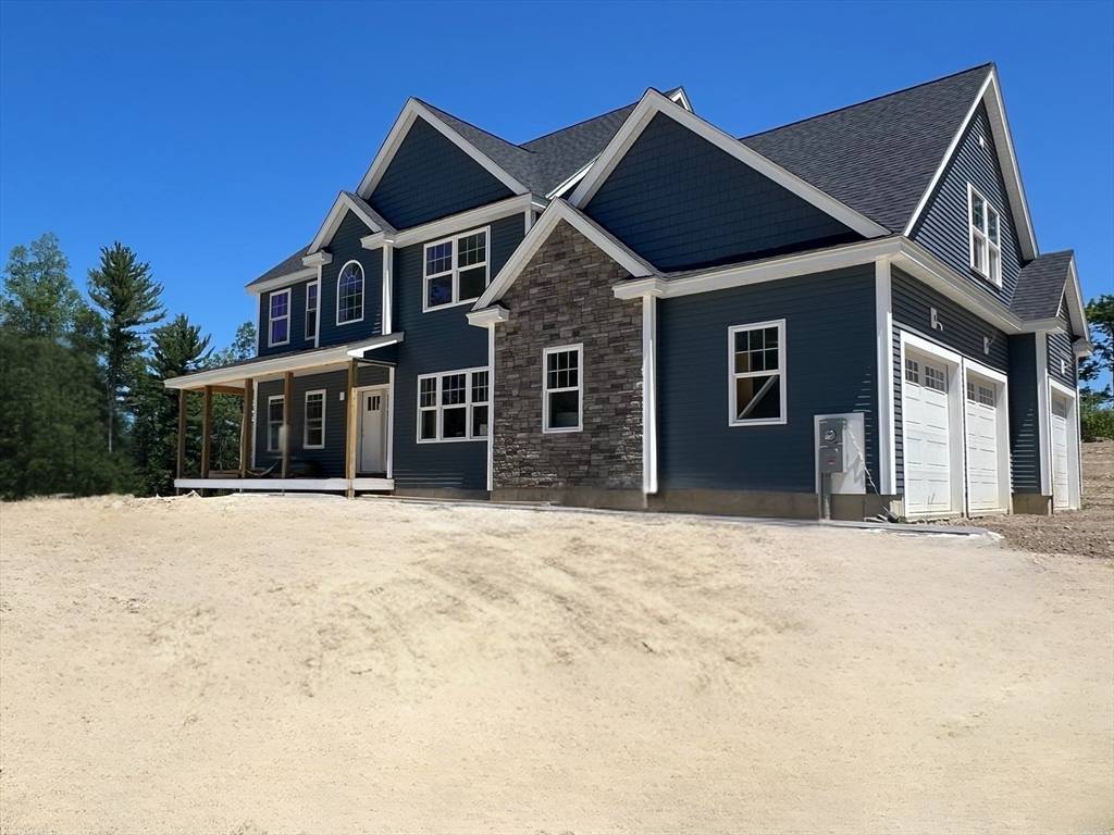 Pelham, NH 03076,3 Newbury