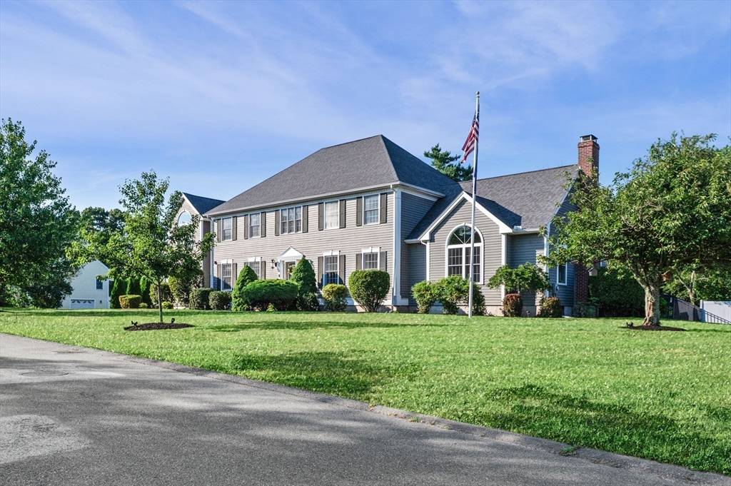 Danvers, MA 01923,17 Lakeview Drive