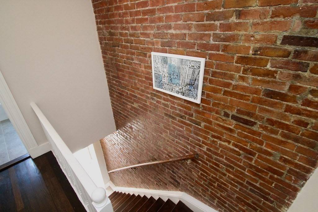 Somerville, MA 02145,20 Tennyson St #20