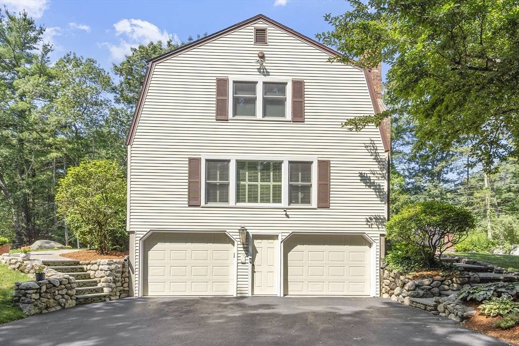 Andover, MA 01810,37 Farrwood Dr