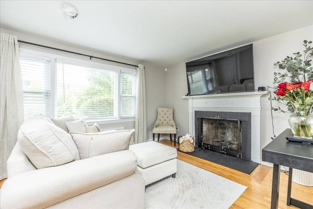 Lowell, MA 01852,389 Boylston St