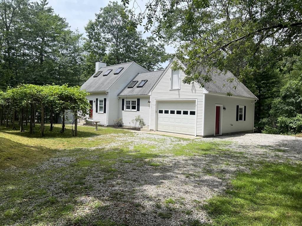 Weston, MA 02493,22 Warren Ln